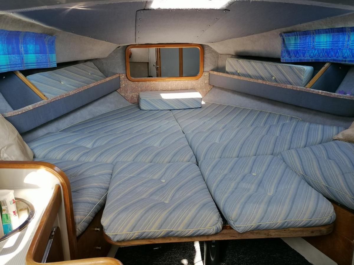 Sejour Insolite Sur Un Yacht. Bateau Hotel A Quai. La Rochelle  Bagian luar foto
