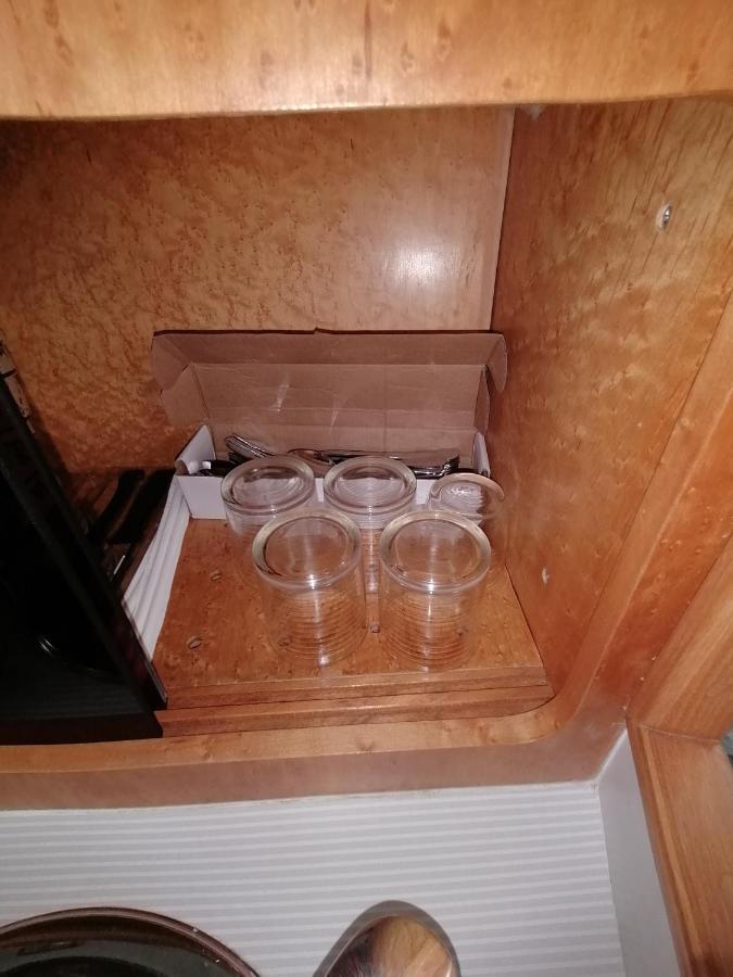 Sejour Insolite Sur Un Yacht. Bateau Hotel A Quai. La Rochelle  Bagian luar foto