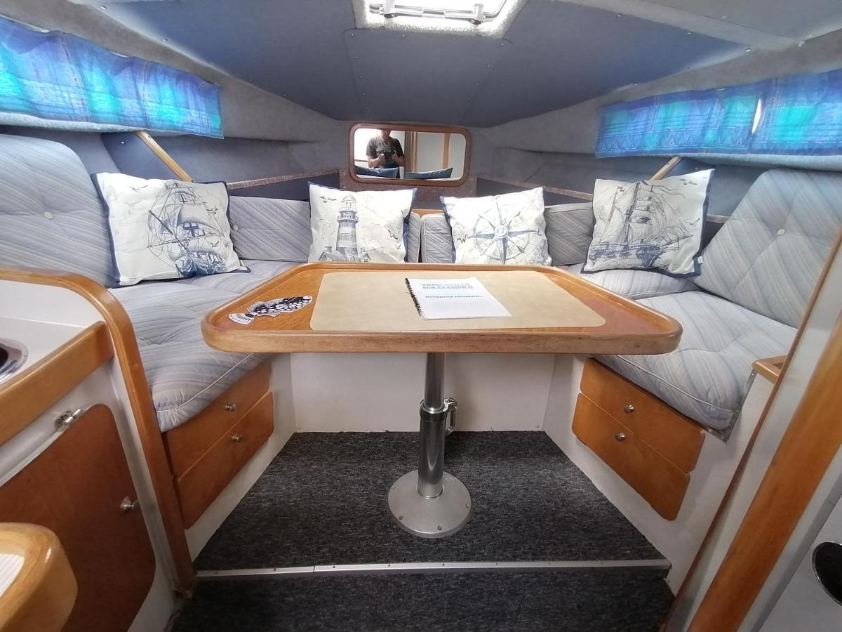Sejour Insolite Sur Un Yacht. Bateau Hotel A Quai. La Rochelle  Bagian luar foto