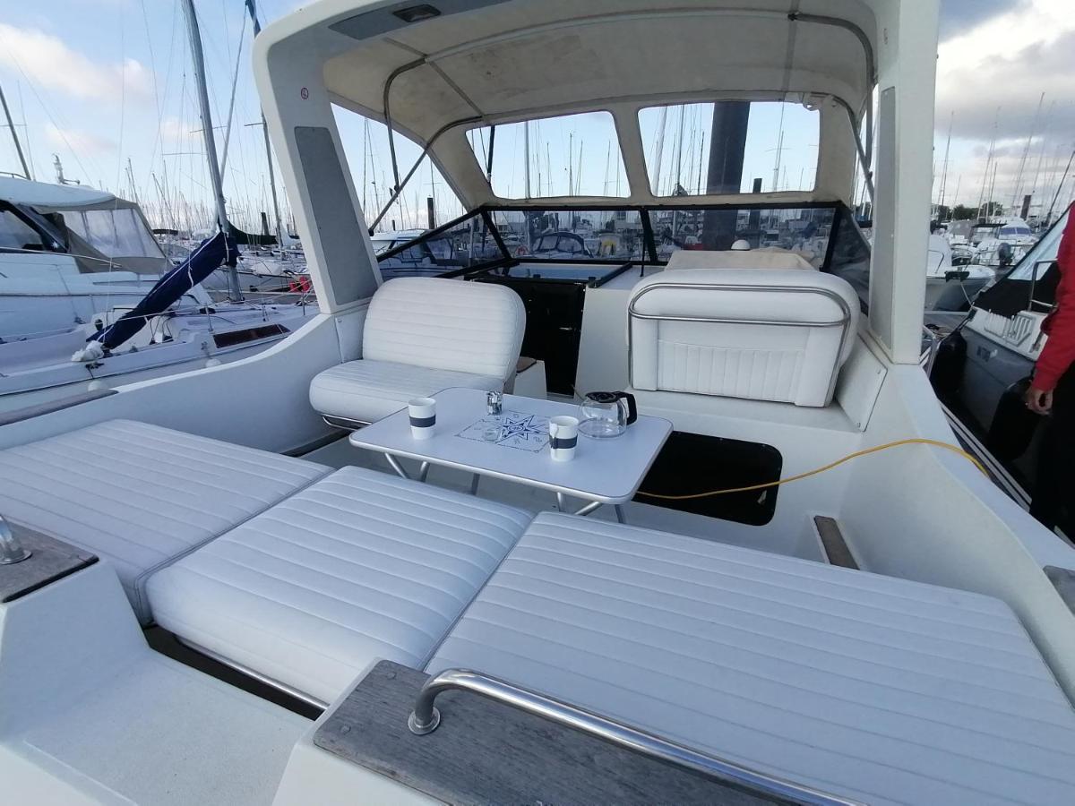 Sejour Insolite Sur Un Yacht. Bateau Hotel A Quai. La Rochelle  Bagian luar foto
